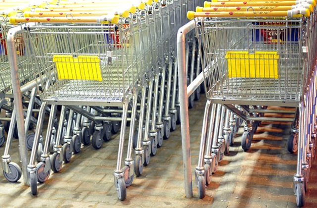 Po przejęciu Reala, Auchan będzie liderem wśród liczby hipermarketów i zbliży się do Biedronki pod względem przychodów - pisze dziś Rzeczpospolita.