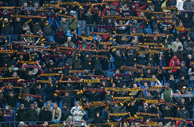 Pierwszych 20 nowych krzesełek zamontowano na stadionie miejskim w Szczecinie. Żółte siedziska można było dostrzec na pierwszym sektorze podczas sobotniego meczu Pogoni z Podbeskidziem.
