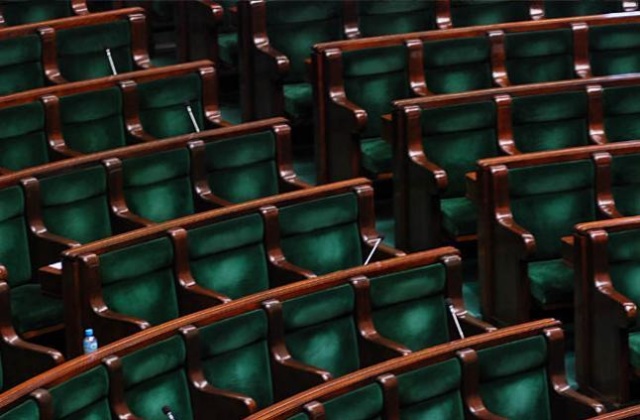 Wkrótce po Nowym Roku Sejm zajmie się projektem zmiany przepisów, które pozwolą gminom nakładać na mieszkańców opłatę od opadów, liczoną na podstawie metrów kwadratowych m.in. dachów.