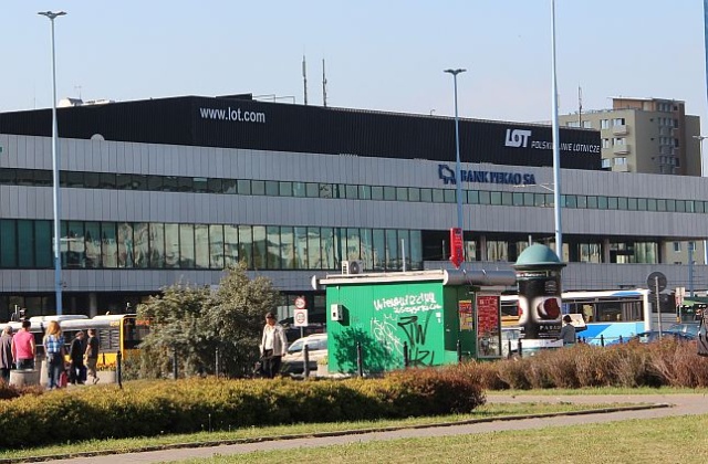 Z pomocą spieszy rząd, który wspomoże przewoźnika miliardem złotych - pisze dziś Dziennik Gazeta Prawna. We wtorek spółka wystąpiła do rządu o pomoc.