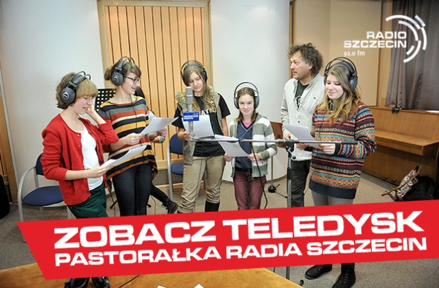 Monika Pyrek, Monika Szwaja, Henryk Sawka oraz Ryszard Leoszewski wraz z dziewczynkami z grupy Arfik wystąpili w teledysku do pastorałki Radia Szczecin.