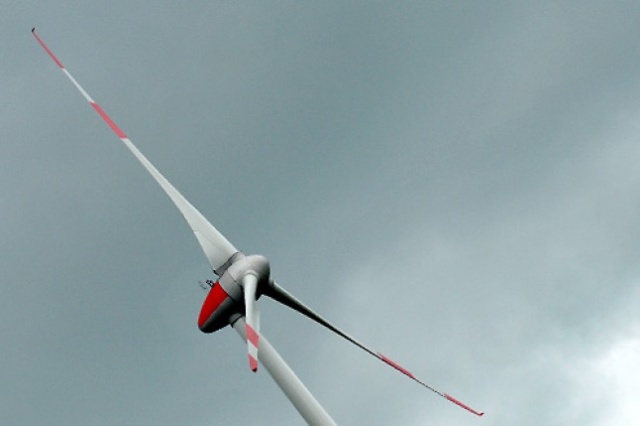 Najwięcej farm wiatrowych w Polsce jest w województwach: zachodniopomorskim i pomorskim, a najmniej w małopolskim i lubelskim - wynika z raportu Energetyka wiatrowa w Polsce przygotowanego przez Polską Agencję Informacji i Inwestycji Zagranicznych.