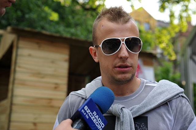 Byli i obecni piłkarze Pogoni Szczecin pokonali 7:2 przyjaciół zmarłego tragicznie Sebastiana Mindziula. Sportowcy zmierzyli się w piątek w 10. memoriale ku pamięci byłego zawodnika Chemika Police.