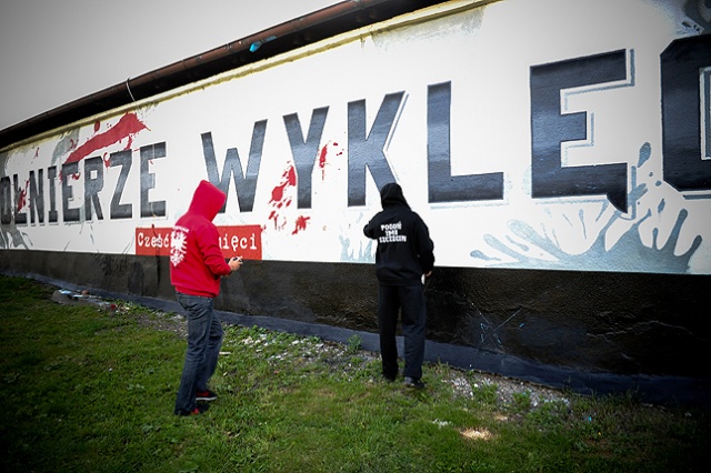 Patriotyczny mural z Witoldem Pileckim w hołdzie Żołnierzom Wyklętym. Fot. Łukasz Szełemej [Radio Szczecin] Patriotyczny mural w centrum Szczecina [ZDJĘCIA]
