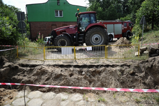 Kolejny dzień protestu przeciwko fermie norek w Przelewicach. Fot. Łukasz Szełemej [Radio Szczecin] Pilnowali dojazdu do fermy. Teraz negocjują [ZDJĘCIA]