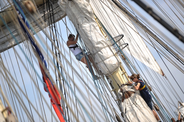 Żaglowce, które ścigały się w regatach The Tall Ships Races, opuściły Szczecin. Fot. Łukasz Szełemej [Radio Szczecin] Finał finału. Szczecin pożegnał flotyllę TTSR [NOWE, ZDJĘCIA, WIDEO, RELACJE]