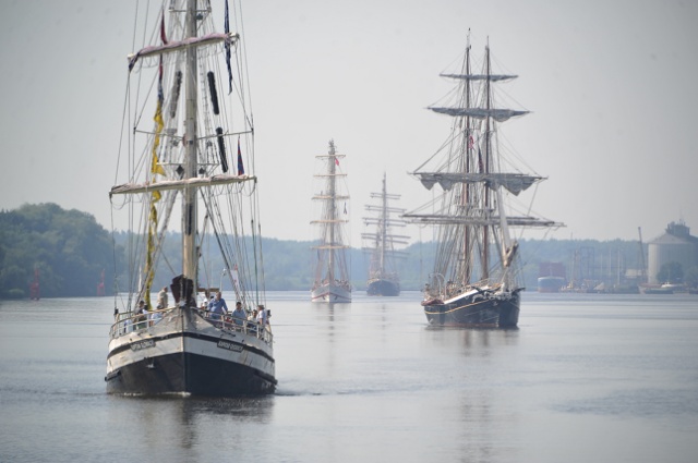 Żaglowce, które ścigały się w regatach The Tall Ships Races, opuściły Szczecin. Fot. Łukasz Szełemej [Radio Szczecin] Finał finału. Szczecin pożegnał flotyllę TTSR [NOWE, ZDJĘCIA, WIDEO, RELACJE]