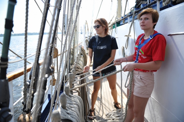 Żaglowce, które ścigały się w regatach The Tall Ships Races, opuściły Szczecin. Fot. Łukasz Szełemej [Radio Szczecin] Finał finału. Szczecin pożegnał flotyllę TTSR [NOWE, ZDJĘCIA, WIDEO, RELACJE]