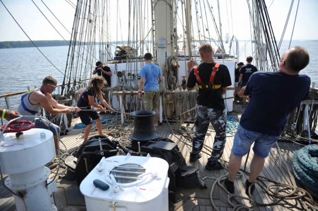 Żaglowce, które ścigały się w regatach The Tall Ships Races, opuściły Szczecin. Fot. Łukasz Szełemej [Radio Szczecin] Finał finału. Szczecin pożegnał flotyllę TTSR [NOWE, ZDJĘCIA, WIDEO, RELACJE]