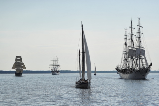 Parada żaglowców na Bałtyku to ostatni punkt tegorocznego finału regat The Tall Ships Races. Fot. Łukasz Szełemej [Radio Szczecin] Wielki finał na pełnym morzu [ZDJĘCIA, WIDEO]