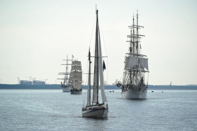 Parada żaglowców na Bałtyku to ostatni punkt tegorocznego finału regat The Tall Ships Races. Fot. Łukasz Szełemej [Radio Szczecin] Wielki finał na pełnym morzu [ZDJĘCIA, WIDEO]