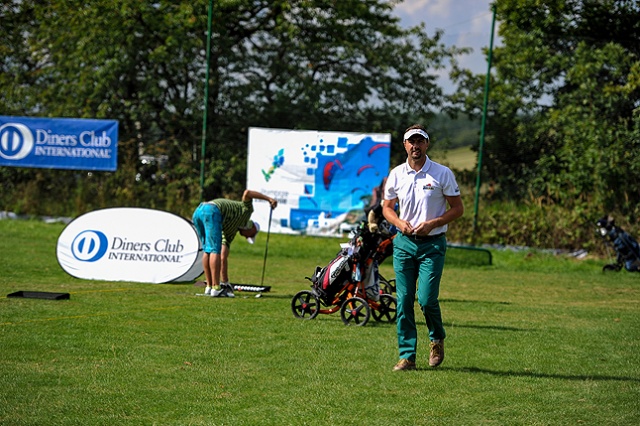 Celebryci w Binowie. Fot. Łukasz Szełemej [Radio Szczecin] Znane twarze na polu golfowym w Binowie [ZDJĘCIA, WIDEO]