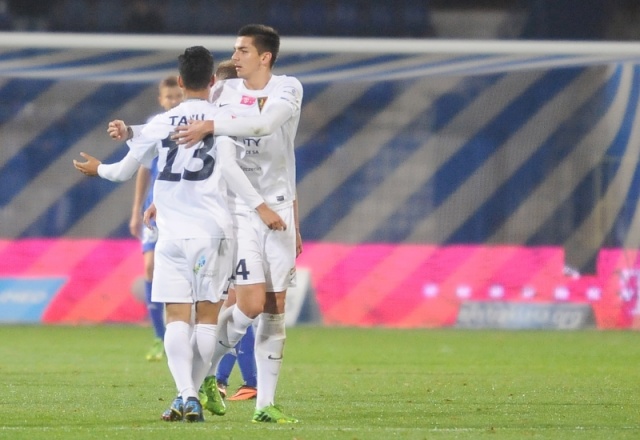 Pogoń Szczecin zremisowała w Chorzowie z Ruchem 1:1 w meczu kończącym 12. kolejkę piłkarskiej ekstraklasy. Fot. T-Mobile Ekstraklasa/x-news Remis w Chorzowie. Tylko Pogoń bez porażki na wyjeździe [WIDEO, ZDJĘCIA, RELACJA]