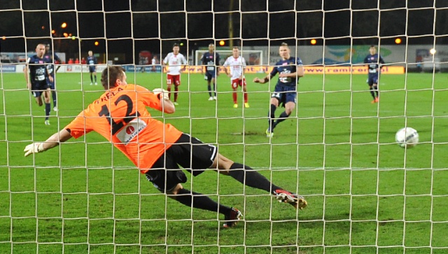 Pogoń Szczecin rozgromiła 4:0 Piasta Gliwice w meczu piłkarskiej ekstraklasy. Fot. Łukasz Szełemej [Radio Szczecin] Totalna dominacja Pogoni. Hat-trick Robaka [ZDJĘCIA, RELACJA, WIDEO]