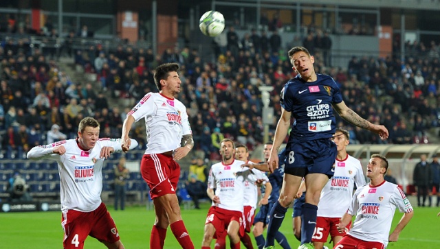 Pogoń Szczecin rozgromiła 4:0 Piasta Gliwice w meczu piłkarskiej ekstraklasy. Fot. Łukasz Szełemej [Radio Szczecin] Totalna dominacja Pogoni. Hat-trick Robaka [ZDJĘCIA, RELACJA, WIDEO]