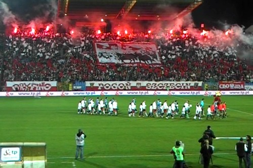 Najniższe w historii - 78. miejsce w rankingu FIFA zajęła reprezentacja Polski - informuje tvn24.