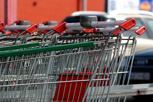 Polacy, zamiast wycieczki do galerii handlowej, wybierają spacer po wirtualnych sklepach.