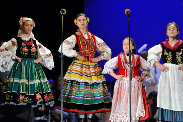 Najpiękniejsze polskie kolędy i pastorałki w wykonaniu dzieci i młodzieży zabrzmiały w hali szczecińskiej Opery na Zamku. Tak się kolęduje. Dzieci zaśpiewały świątecznie [ZDJĘCIA]