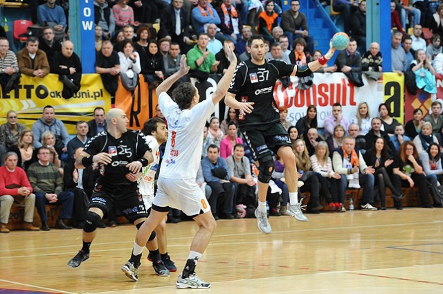Gaz System Pogoń Szczecin - NMC Powen Handball Zabrze. Fot. Łukasz Szełemej [Radio Szczecin] Szczecińscy szczypiorniści górą! [ZDJĘCIA]