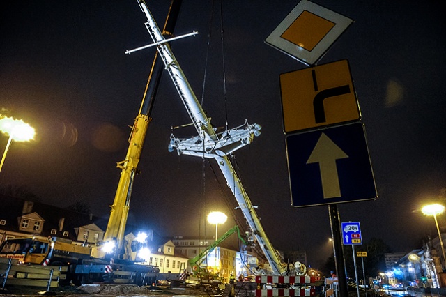 Maszt Maciejewicza - fot. Łukasz Szełemej [Radio Szczecin] Maszt Maciejewicza zdemontowany [ZDJĘCIA]