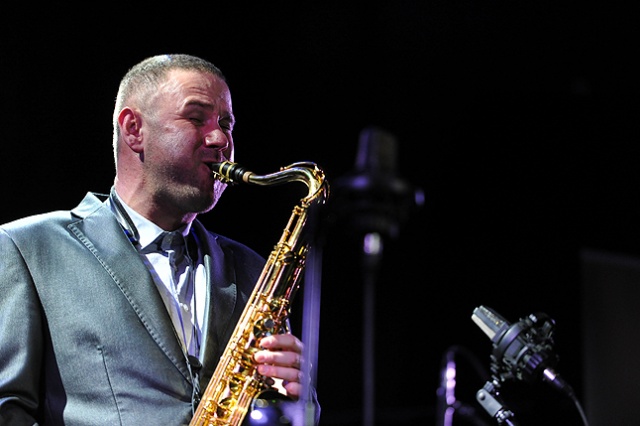 Ostrowski w tournee z Jazmanią. Fot. Łukasz Szełemej [Radio Szczecin] Ostrowski w tournee z Jazzmanią [ZDJĘCIA, WIDEO]