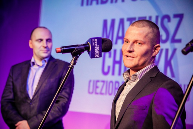 Najlepszym zawodnikiem ekstraklasy został piłkarz Pogoni - Przemysław Pietruszka, a w I lidze zwyciężył bramkarz Floty Świnoujście - Grzegorz Kasprzik. Fot. Paweł Płocharski [Radio Szczecin] Najlepsi piłkarze minionego sezonu wybrani [ZDJĘCIA, WIDEO]