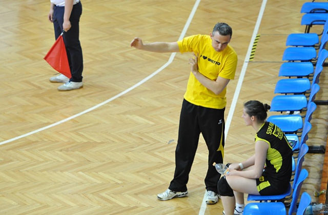 W ostatnim meczu szczecinianki uległy Zawiszy we własnej hali 0:3 w setach do 23, 16 i 21. Fot. Łukasz Szełemej [Radio Szczecin] Siatkarki Piasta przegrały [ZDJĘCIA]