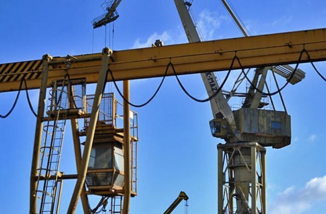 Nadzwyczajne posiedzenie sejmiku województwa i szczecińskiej rady miasta w sprawie przyszłości terenów stoczniowych odbędzie się we wtorek. Goście niedzielnej Kawiarenki politycznej przyznali zgodnie, że chcieliby wreszcie usłyszeć, jakie plany wobec majątku ma jego właściciel - Towarzystwo Finansowe Silesia. Jego prezes przyjął zaproszenie na sesję.