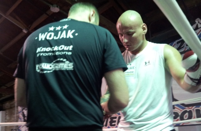 Kolejny polski sportowiec stara się podbić Stany Zjednoczone. W najbliższy piątek jedna Artur Szpilka, bokser wagi ciężkiej stoczy zmierzy się na ringu w Chicago z Mikem Molo. Będzie to piąta walka Polaka w USA.