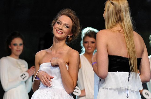 Tytuł najpiękniejszej Polki zdobyła w sobotę Paulina Krupińska. Pierwszą wicemiss została Żaneta Płudowska, tytuł drugiej wicemiss przypadł Aleksandrze Szczęsnej. Wszystkie panie reprezentowały województwo mazowieckie.