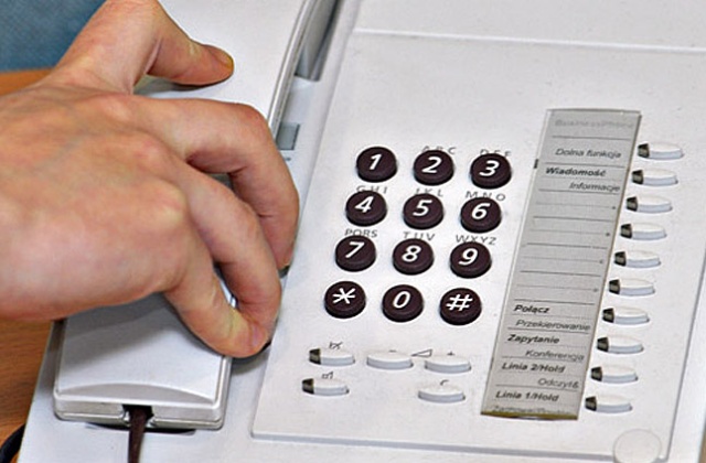 Po publikacji wyników za ubiegły rok, kurs spadł o jedną trzecią - informuje Gazeta Wyborcza. Telekomunikacja nadal zarabia, ale jej kwartalny zysk netto zmniejszył się ostatnio aż o 86 proc.