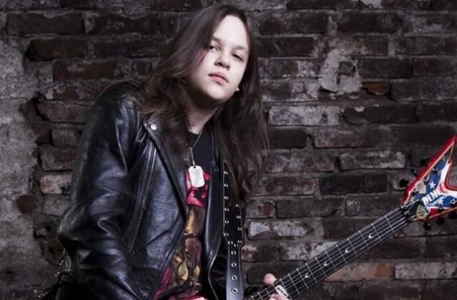 Światowa gwiazda rocka chwali młodego gitarzystę z Goleniowa. 15-letni Igor Gwadera wraz ze swoim zespołem otwierał koncert słynnego Slasha. Impreza odbyła się w środę w katowickim Spodku.