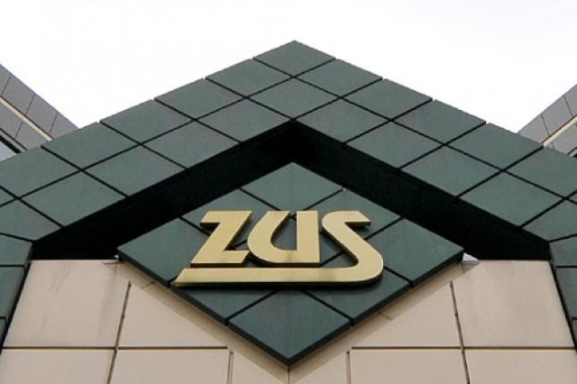 Resort pracy szykuje rewolucję w zwolnieniach lekarskich. W przyszłym roku papierowe blankiety mają być zastąpione przez elektroniczny system. Dzięki niemu ZUS i pracodawca natychmiast będą informowani o nieobecności pracownika - donosi Rzeczpospolita.