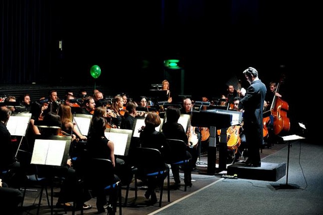 Szczecińska Opera na Zamku będzie miała dwóch dyrygentów: Jerzego Wołosiuka, który obejmie funkcję kierownika muzycznego i Vladimira Kiradijeva, który będzie I dyrygentem. Placówka od kilku miesięcy nie miała takiej osoby zatrudnionej na stałe.