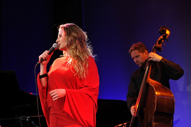 Agnieszka Wilczyńska i Andrzej Jagodziński Trio w składzie: Adam Cegielski i Czesław Mały Bartkowski wystąpili w sobotę w studiu S-1 im. Jana Szyrockiego Polskiego Radia Szczecin podczas 12. szczecińskich Zmagań Jazzowych.