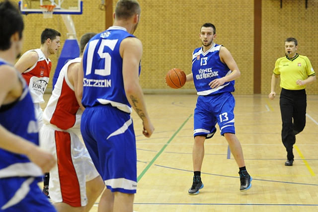 Koszykarze drużyny King Wilki Morskie Szczecin awansowali do półfinału play-off rozgrywek grupy A o mistrzostwo II ligi.