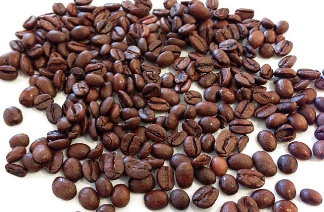 VAT na kawę wzrósł z 8 do 23 procent, ale miłośnicy tego napoju mogą spać spokojnie. W kawiarniach nie będzie podwyżek - informują pytani przez nas właściciele lokali.