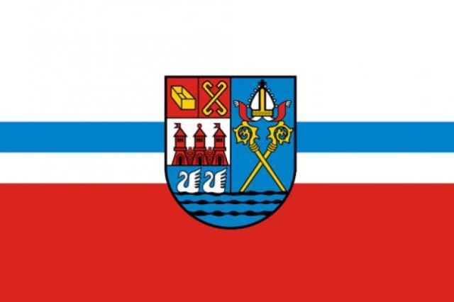 Przyrodnicy ze Świebodzina protestują przeciwko budowie III etapu kołobrzeskiej obwodnicy i piszą do Komisji Europejskiej. Ich zdaniem, inwestycja zagrozi wyjątkowo rzadkim solniskom, czyli miejscom, gdzie na powierzchnię wyciekają wody solankowe.