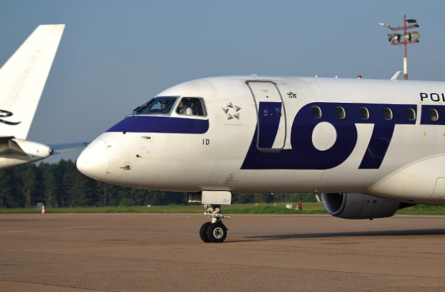 Grupa Azoty może przejąć państwowy LOT. Firma jest wymieniana w gronie potencjalnych kupców, obok również państwowego funduszu Lotus.