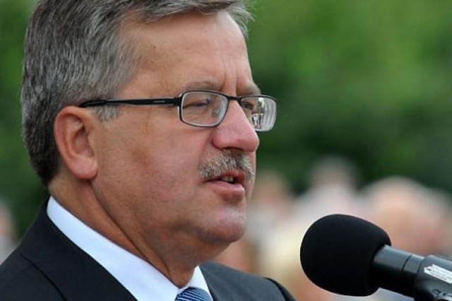 Żydowskie modlitwy za zmarłych, apel pamięci i złożenie wieńców - w stolicy rozpoczęły się oficjalne uroczystości związane z 70. rocznicą wybuchu powstania w Getcie Warszawskim.