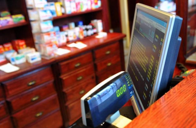 Mimo, że resort zdrowia płaci firmom farmaceutycznym za lekarstwa najmniej w Unii Europejskiej, to pacjenci mają z tego niewiele albo nic. Dopłacamy do leków najwięcej w Europie - informuje Dziennik Polski.