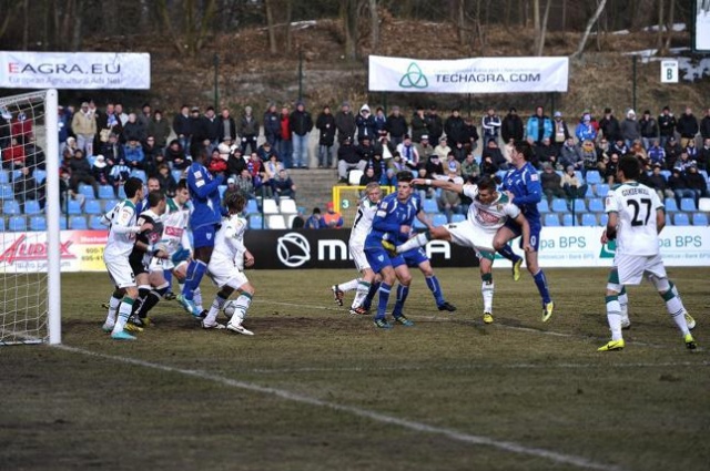 Piłkarze Floty Świnoujście przegrali na wyjeździe z GKS-em Katowice 0:2 w 25. kolejce I ligi. To pierwsza porażka Wyspiarzy pod wodzą nowego trenera Tomasza Kafarskiego.