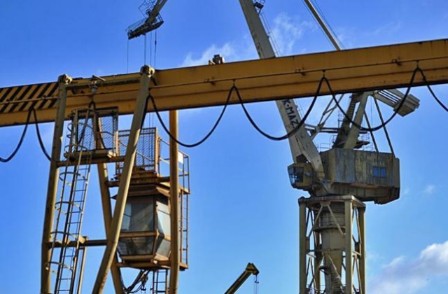 Kolejna tajemnicza firma, która miała interesować się terenami po byłej Stoczni Szczecińskiej może się wycofać. Gość niedzielnej Kawiarenki politycznej Marek Tałasiewicz przyznał, że w branży okrętowej panuje kryzys, dlatego inwestycja nie jest pewna.