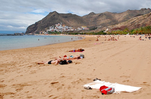 Tylko polowa Europejczyków zamierza w tym roku wyjechać na wakacje - to najmniej od 13 lat - wynika z badania Ipsos. To wina kryzysu.