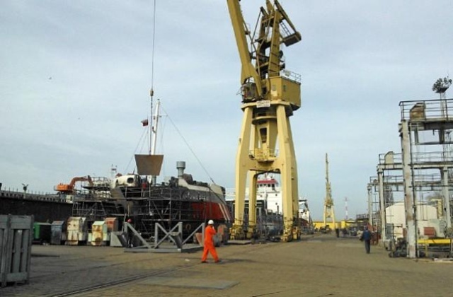 Świnoujscy radni stają w obronie Morskiej Stoczni Remontowej. W przyjętym w czwartek apelu do rządu i prezydenta proszą o wstrzymanie procesu połączenia tamtejszego zakładu ze Szczecińską Stocznią Remontową Gryfia.