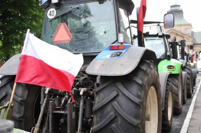 Rolnicy zawieszają protest. Związkowcy zwijają namioty