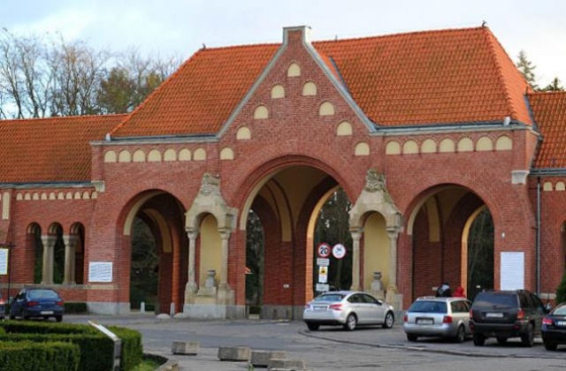Stowarzyszenie na rzecz Cmentarza Centralnego zaprasza o godzinie 11 na spacer po nekropolii.