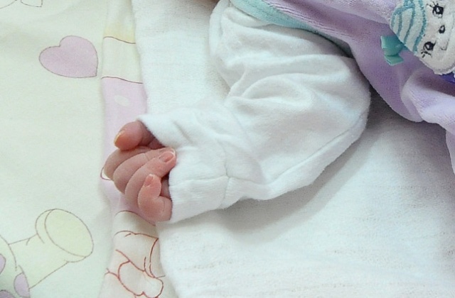 To pierwsze dziecko pozostawione w Oknie Życia w Archidiecezji Gdańskiej. Dziewczynka była umyta i ubrana, obok niej leżało mleko i pieluszki - informuje Radio Gdańsk.