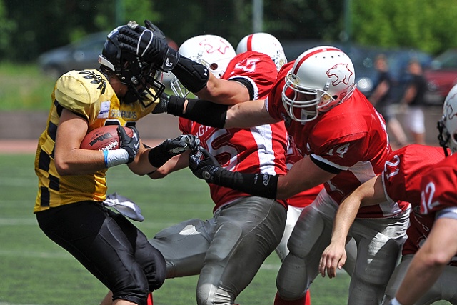 Gracze Cougars Szczecin przegrali dziś na swoim boisku 27:29 z zespołem Seahawks Gdynia.