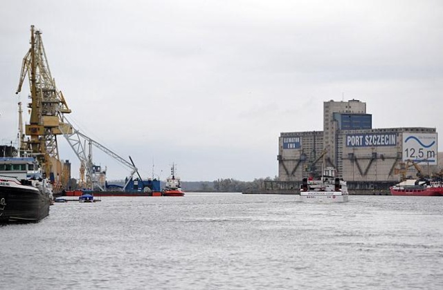 Eksperci oceniają, że coraz mniej towarów przewozi się barkami. Jedyny odcinek, po którym pływają regularnie to trasa ze Szczecina do Berlina.